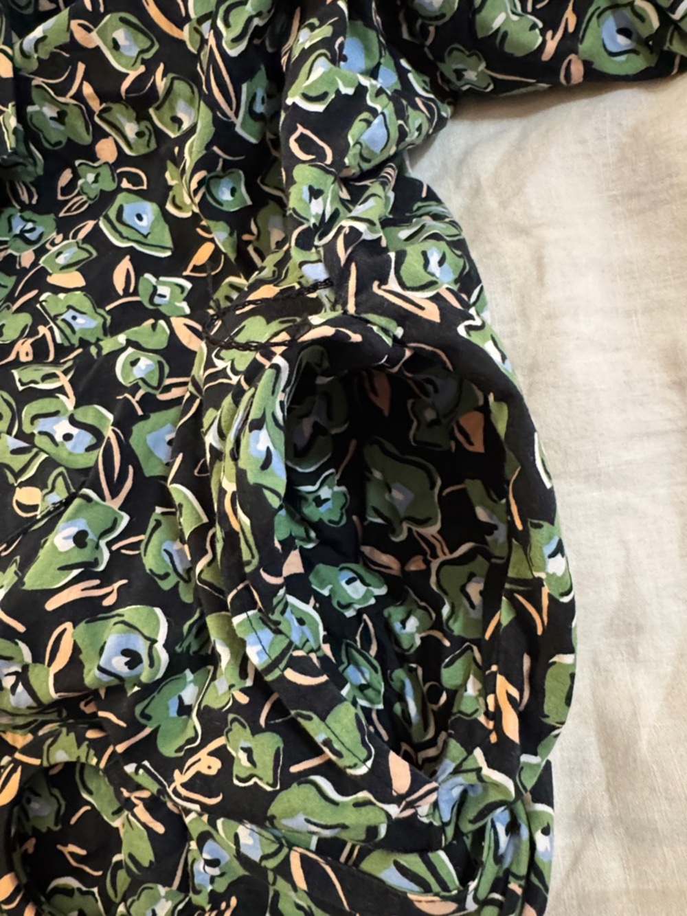 H&M shirtdress, pretty abstract floral pattern on black, womens S - Picture 11 of 13